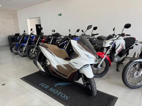 HONDA PCX 150 DLX, Foto 2