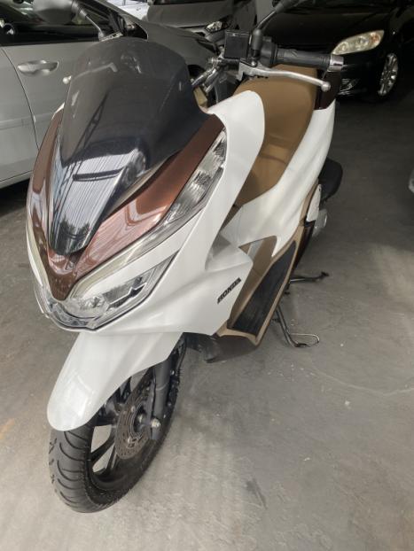 HONDA PCX 150 DLX, Foto 2