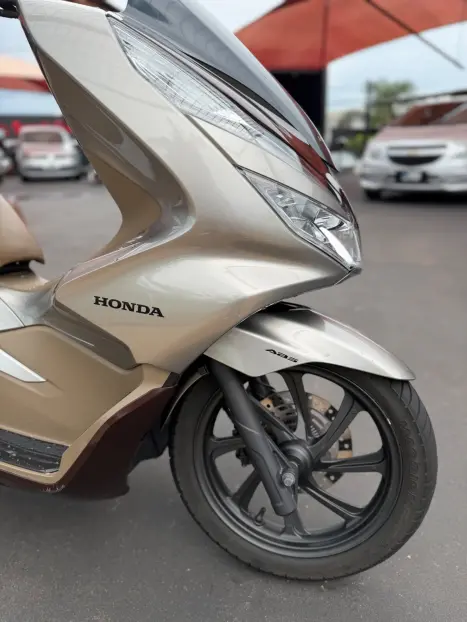 HONDA PCX 150 DLX, Foto 3