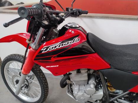 HONDA XR Tornado 250 , Foto 3