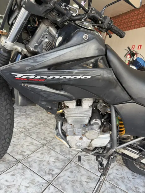 HONDA XR Tornado 250 , Foto 7