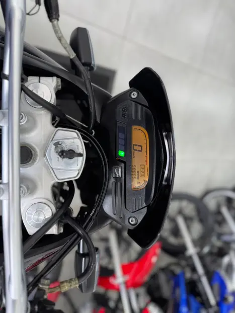 HONDA XRE 300 , Foto 8