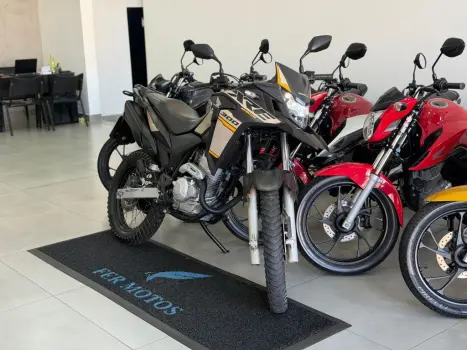 HONDA XRE 300 , Foto 2