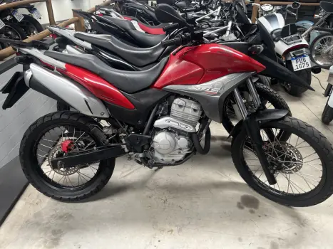 HONDA XRE 300 , Foto 1