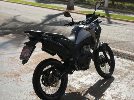 HONDA XRE 300 ABS, Foto 3