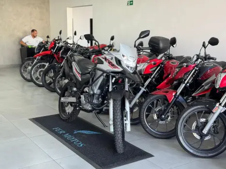 HONDA XRE 300 ABS, Foto 2