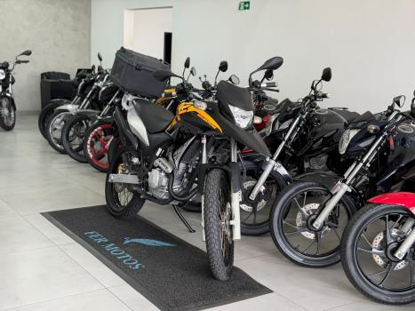 HONDA XRE 300 ADVENTURE, Foto 2