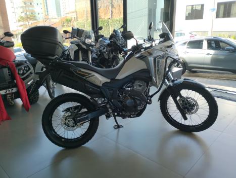 HONDA XRE 300 Sahara ADVENTURE, Foto 2