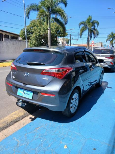 HYUNDAI HB 20 Hatch 1.6 16V 4P FLEX COMFORT PLUS AUTOM�TICO, Foto 14