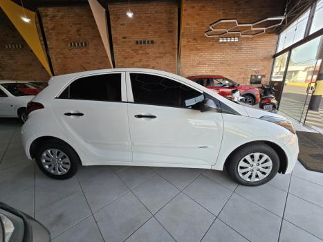 HYUNDAI HB 20 Hatch 1.0 12V 4P FLEX UNIQUE, Foto 4