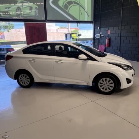 HYUNDAI HB 20 Sedan 1.6 16V 4P FLEX COMFORT PLUS, Foto 4