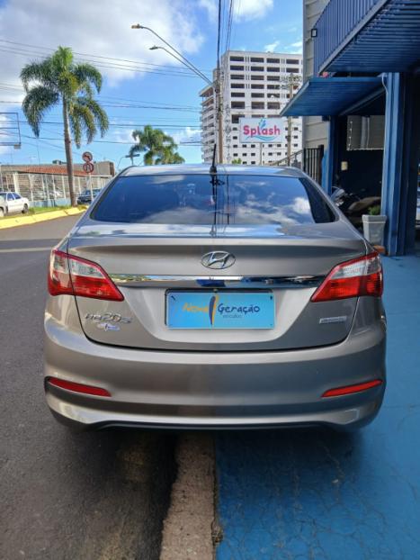 HYUNDAI HB 20 Sedan 1.6 16V 4P FLEX COMFORT PLUS AUTOM�TICO, Foto 13