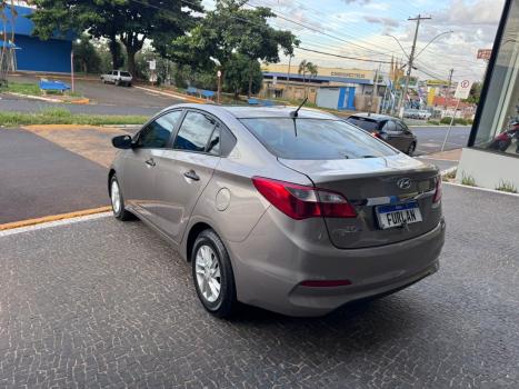 HYUNDAI HB 20 Sedan 1.0 12V 4P FLEX UNIQUE, Foto 4