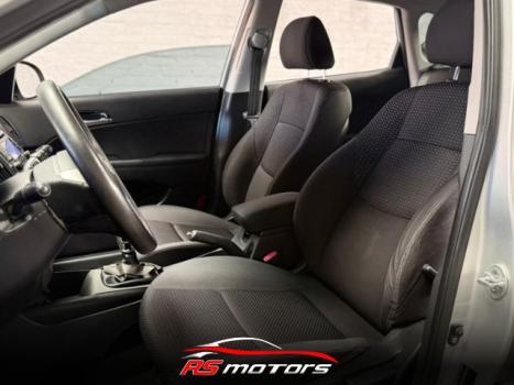 HYUNDAI I30 2.0 16V 4P, Foto 10