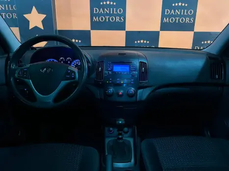 HYUNDAI I30 2.0 16V 4P, Foto 8