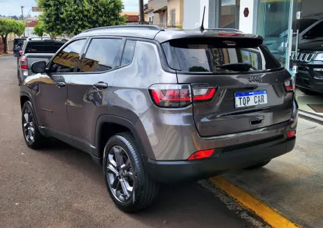 JEEP Compass 1.3 16V 4P FLEX LONGITUDE 80 ANOS T270 TURBO AUTOM�TICO, Foto 3