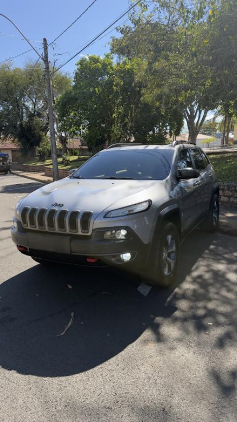 JEEP Grand Cherokee 4.0 6 CILINDROS 12V 4P 4X4 LAREDO AUTOMÁTICO, Foto 9
