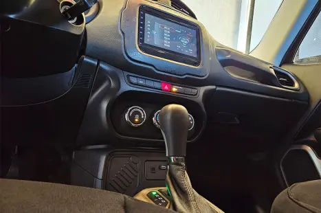 JEEP Renegade 1.8 16V 4P FLEX AUTOM�TICO, Foto 18
