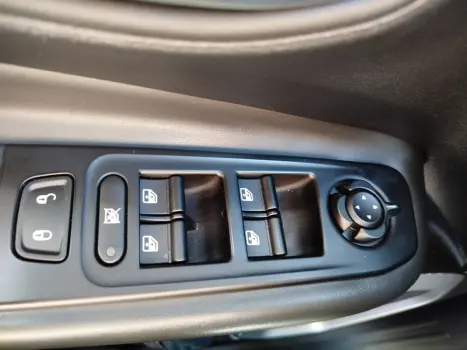 JEEP Renegade 2.0 16V 4P TURBO DIESEL LONGITUDE 4X4 AUTOMTICO, Foto 16