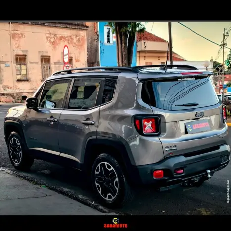 JEEP Renegade 2.0 16V 4P TURBO DIESEL TRAILHAWK 4X4 AUTOMÁTICO, Foto 3 JEEP Renegade 2.0 16V 4P TURBO DIESEL TRAILHAWK 4X4 AUTOMÁTICO, Foto 3