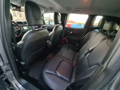 JEEP Renegade 2.0 16V 4P TURBO DIESEL TRAILHAWK 4X4 AUTOMÁTICO, Foto 6 JEEP Renegade 2.0 16V 4P TURBO DIESEL TRAILHAWK 4X4 AUTOMÁTICO, Foto 6