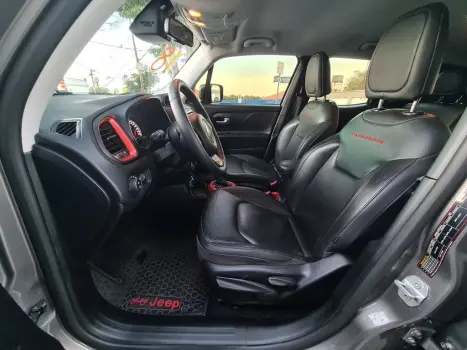 JEEP Renegade 2.0 16V 4P TURBO DIESEL TRAILHAWK 4X4 AUTOMÁTICO, Foto 11 JEEP Renegade 2.0 16V 4P TURBO DIESEL TRAILHAWK 4X4 AUTOMÁTICO, Foto 11