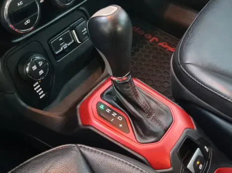 JEEP Renegade 2.0 16V 4P TURBO DIESEL TRAILHAWK 4X4 AUTOMÁTICO, Foto 13 JEEP Renegade 2.0 16V 4P TURBO DIESEL TRAILHAWK 4X4 AUTOMÁTICO, Foto 13