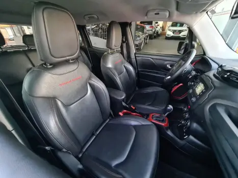 JEEP Renegade 2.0 16V 4P TURBO DIESEL TRAILHAWK 4X4 AUTOMÁTICO, Foto 20 JEEP Renegade 2.0 16V 4P TURBO DIESEL TRAILHAWK 4X4 AUTOMÁTICO, Foto 20