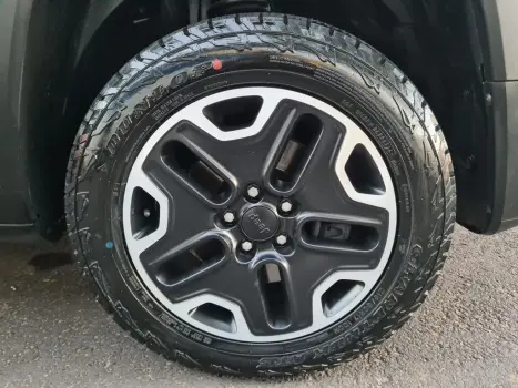 JEEP Renegade 2.0 16V 4P TURBO DIESEL TRAILHAWK 4X4 AUTOMÁTICO, Foto 28 JEEP Renegade 2.0 16V 4P TURBO DIESEL TRAILHAWK 4X4 AUTOMÁTICO, Foto 28