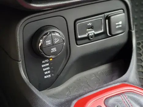 JEEP Renegade 2.0 16V 4P TURBO DIESEL TRAILHAWK 4X4 AUTOM�TICO, Foto 19