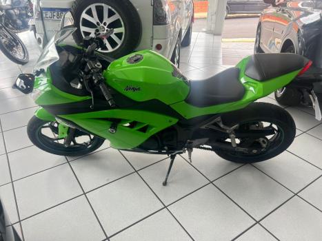 KAWASAKI Ninja 300 , Foto 7