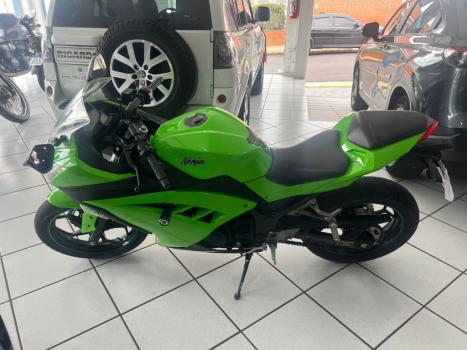 KAWASAKI Ninja 300 , Foto 8