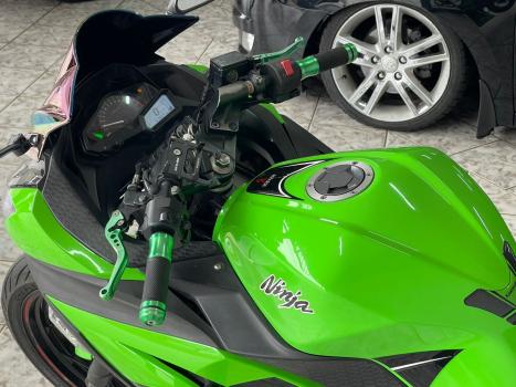 KAWASAKI Ninja 300 ABS, Foto 4
