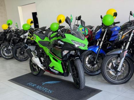 KAWASAKI Ninja 400 , Foto 2