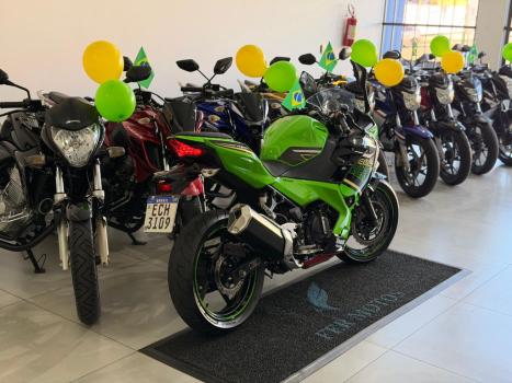 KAWASAKI Ninja 400 , Foto 6