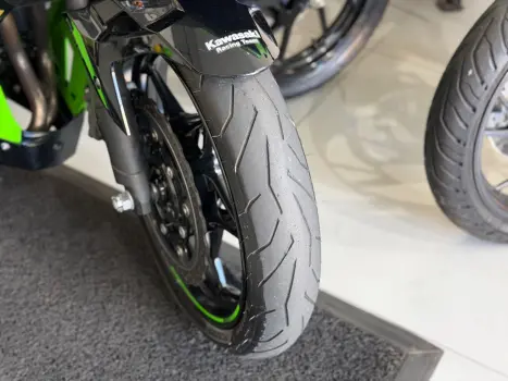 KAWASAKI Ninja 400 , Foto 10