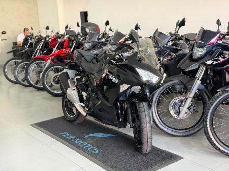 KAWASAKI Ninja 400 , Foto 2