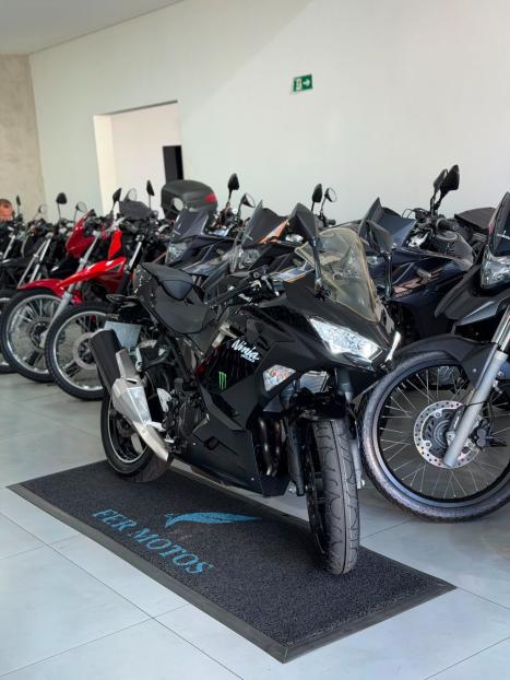 KAWASAKI Ninja 400 , Foto 7