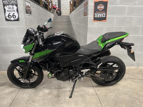 KAWASAKI Z 400 ABS, Foto 2
