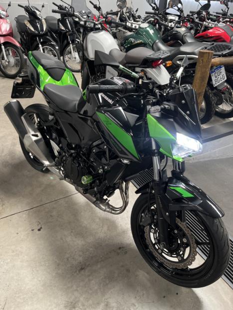 KAWASAKI Z 400 ABS, Foto 3