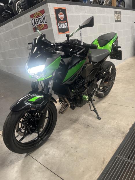 KAWASAKI Z 400 ABS, Foto 4