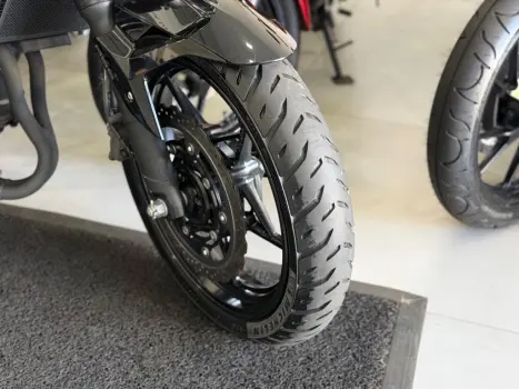 KAWASAKI Z 400 ABS, Foto 9