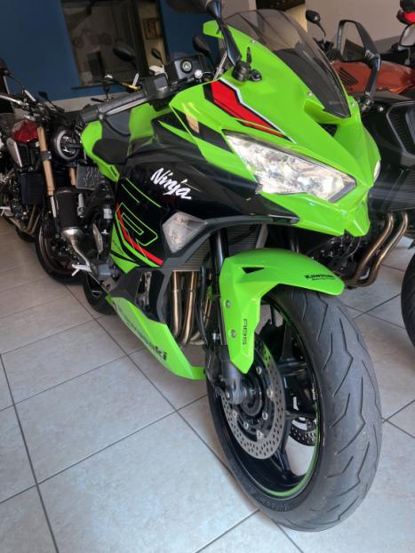 KAWASAKI ZX-4R , Foto 4