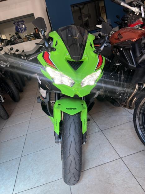 KAWASAKI ZX-4R , Foto 6