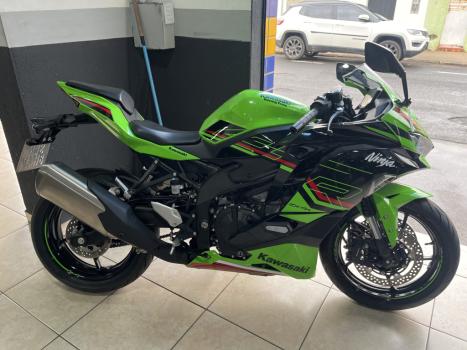 KAWASAKI ZX-4R , Foto 1