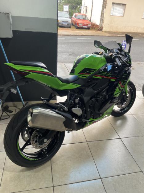KAWASAKI ZX-4R , Foto 6