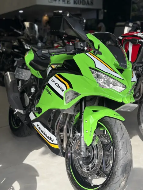 KAWASAKI ZX-4R , Foto 1