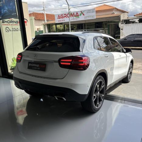 MERCEDES-BENZ GLA 200 1.6 16V 4P FLEX CGI NIGHT TURBO AUTOMTICO, Foto 6