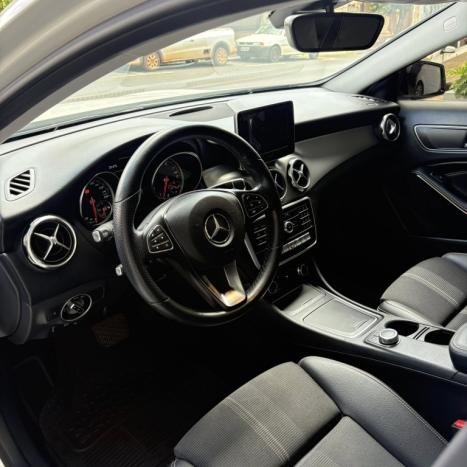 MERCEDES-BENZ GLA 200 1.6 16V 4P FLEX CGI NIGHT TURBO AUTOMTICO, Foto 7