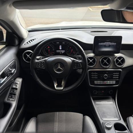 MERCEDES-BENZ GLA 200 1.6 16V 4P FLEX CGI NIGHT TURBO AUTOMTICO, Foto 10